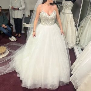 Elegant White Wedding Dress